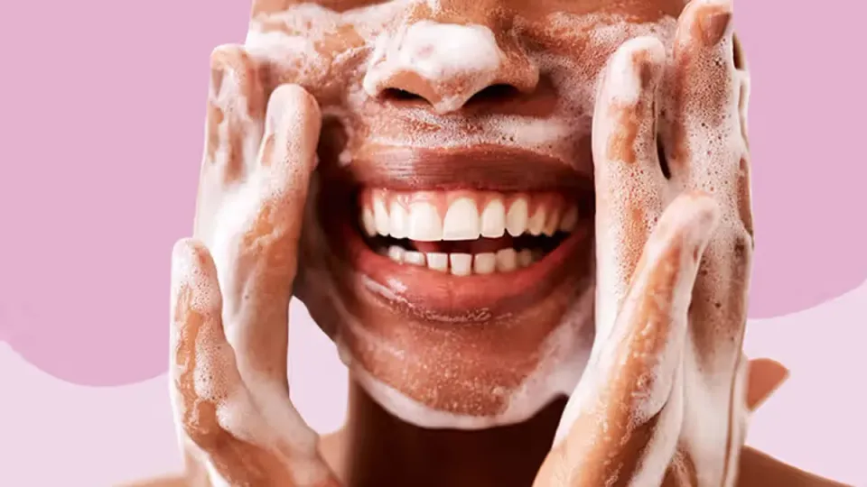 Mejor limpiador facial piel seca 2026: 5 opciones sin sulfatos