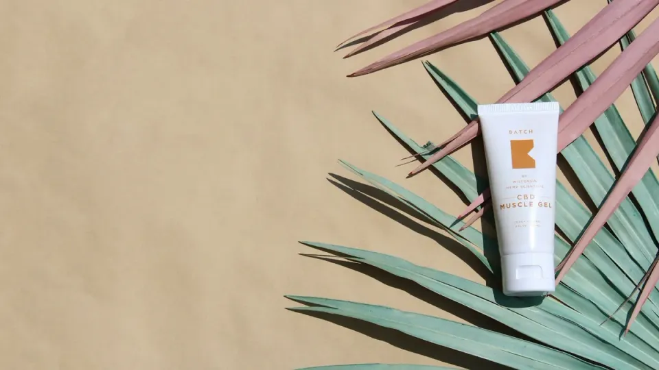 Mejor protector solar piel sensible y reactiva (2026): 5 dermatológicos con ingredientes seguros