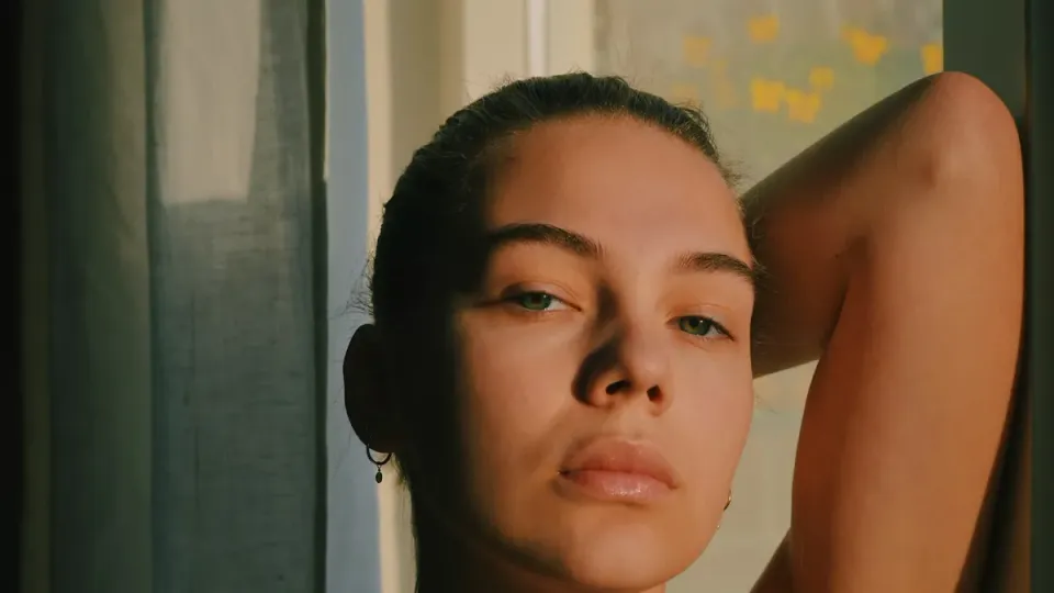 Mejor protector solar piel sensible y reactiva (2026): 5 dermatológicos con ingredientes seguros