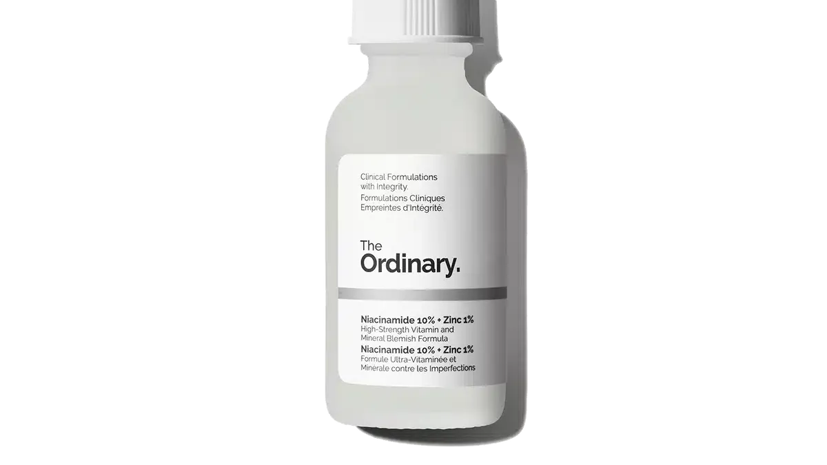 Sérum The Ordinary Niacinamide 10% + Zinc 1% sobre fondo neutro